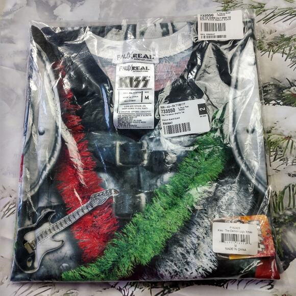 NWT Kiss Faux Real Ugly Christmas Tee size Medium - Picture 12 of 12